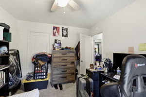  Photo 31