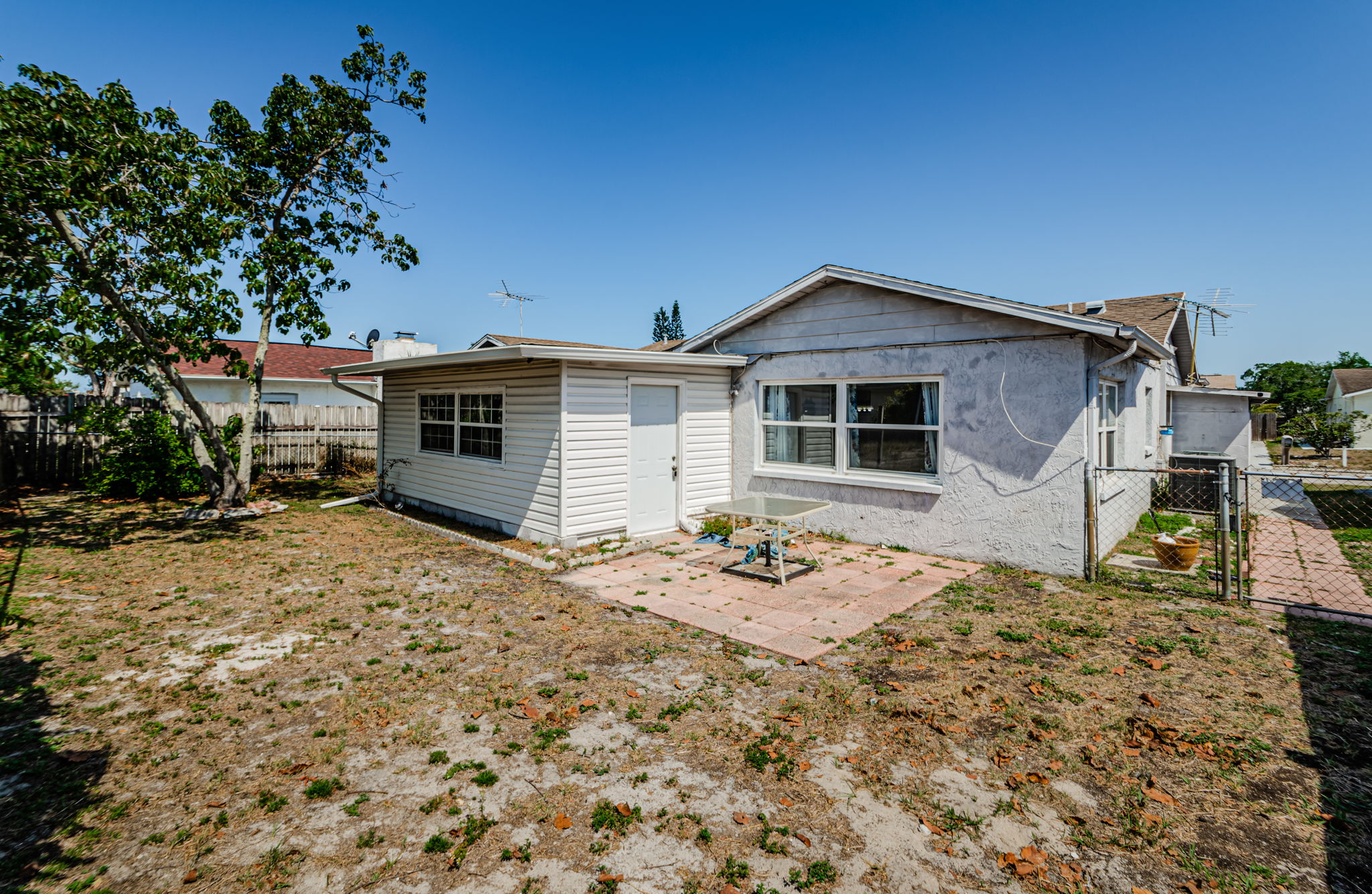 Back Exterior 1B