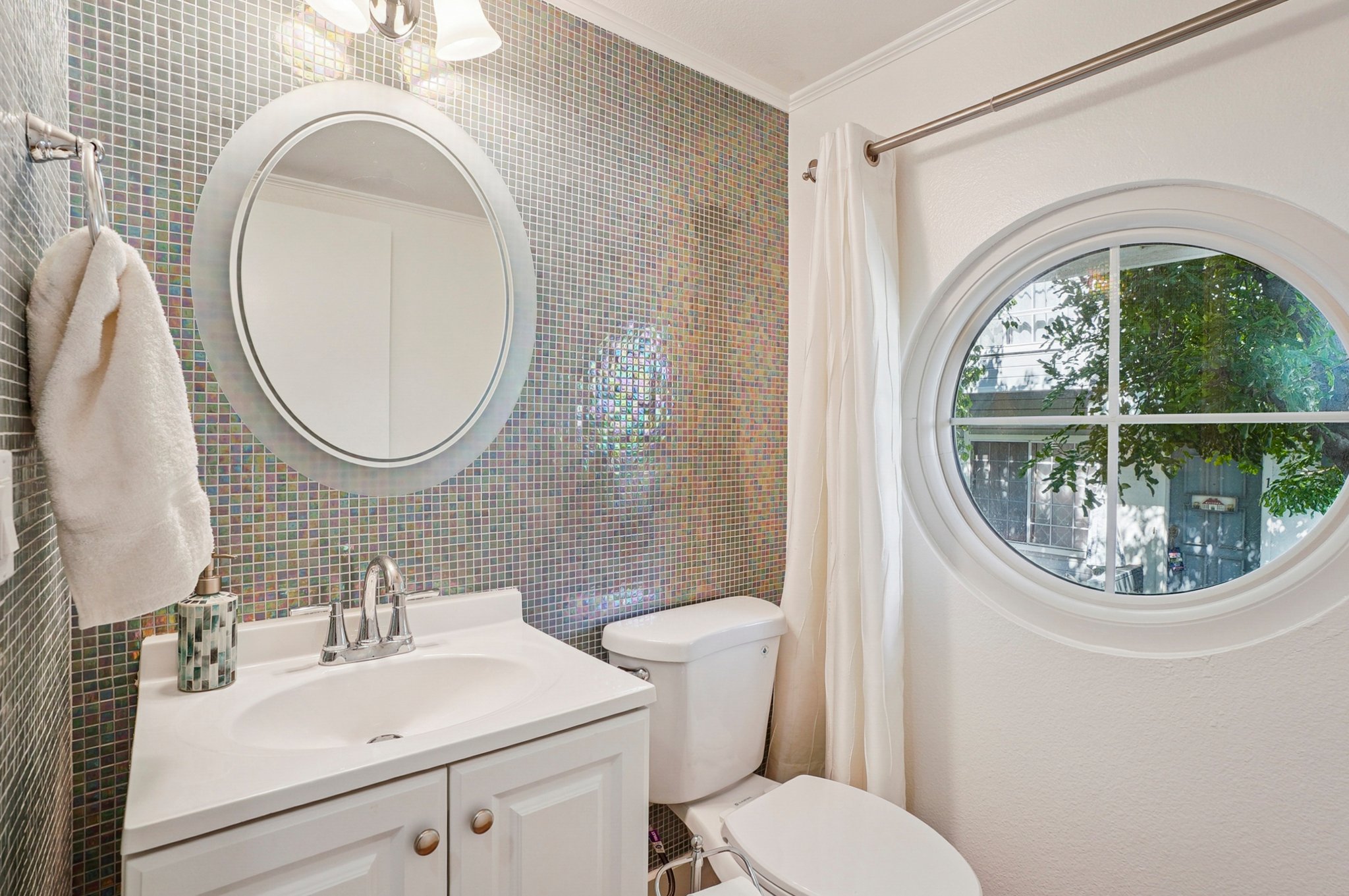 Corbin Ave unit 12-S2509-014.jpg