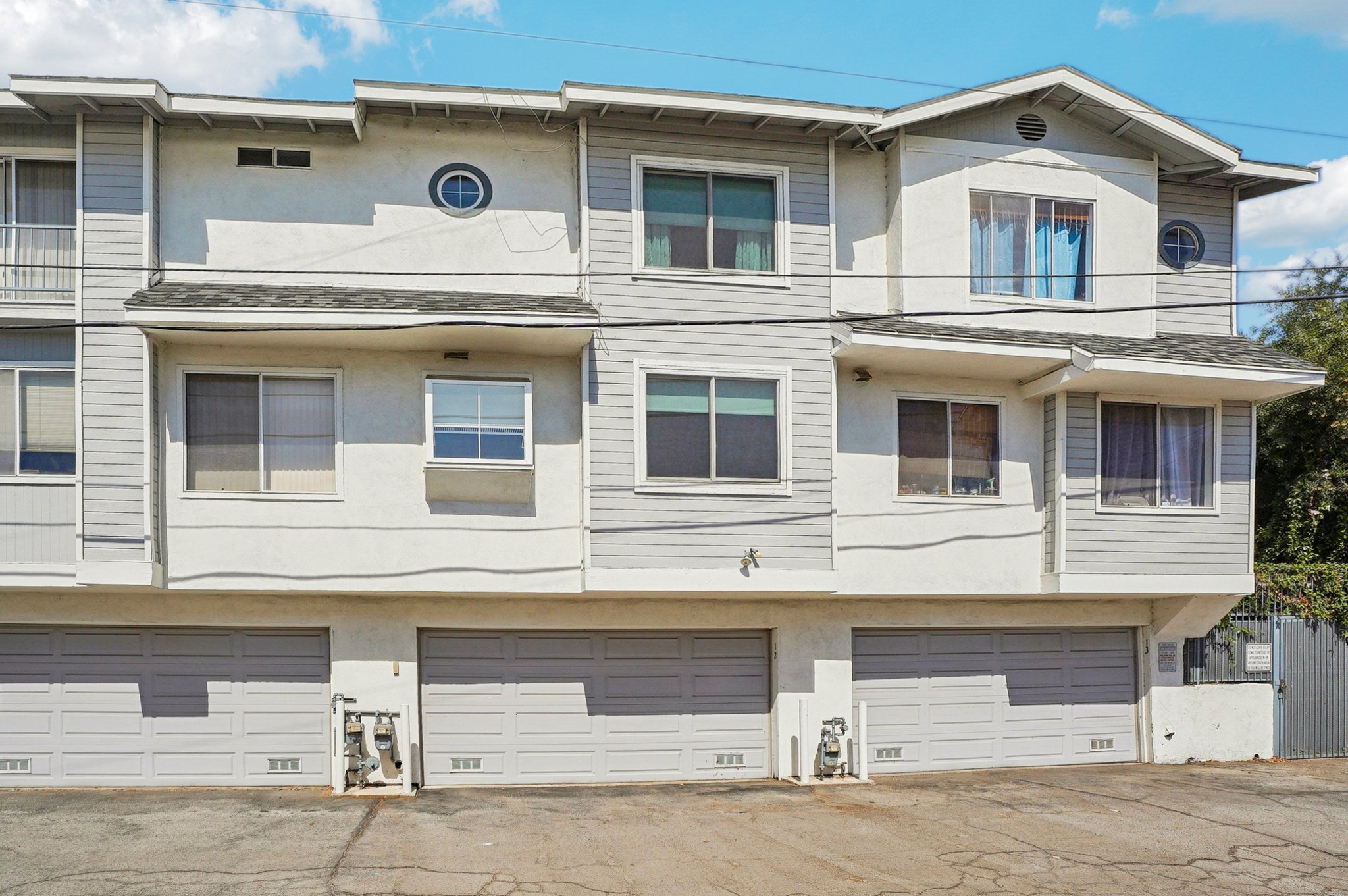 Corbin Ave unit 12-S2509-027.jpg
