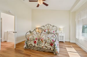 Corbin Ave unit 12-S2509-022.jpg