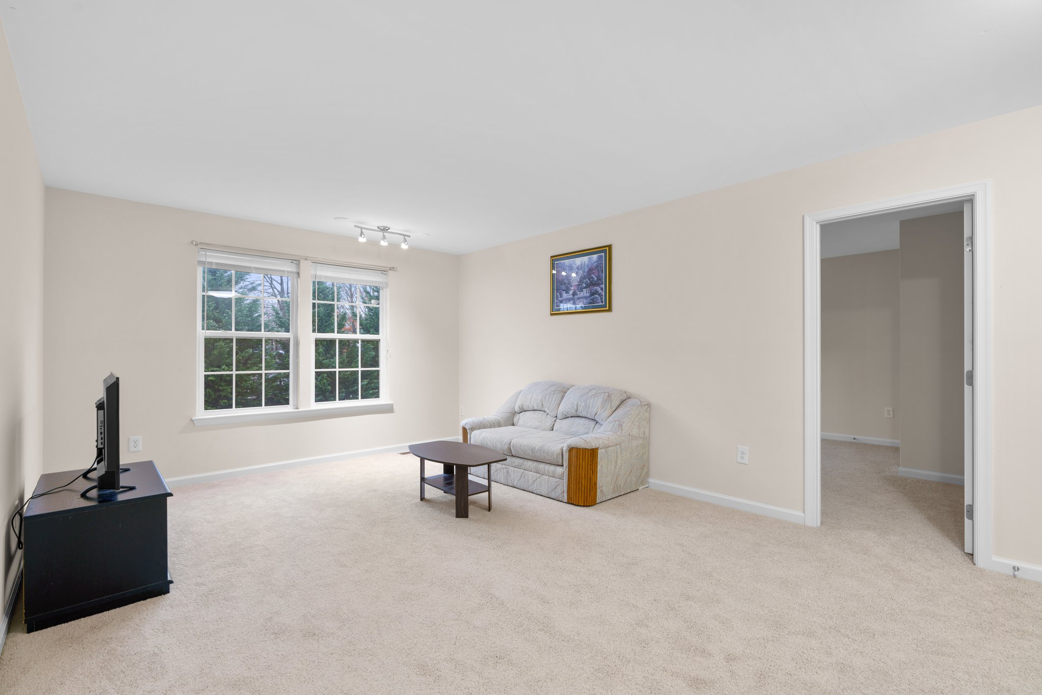 24. Sitting area.jpg