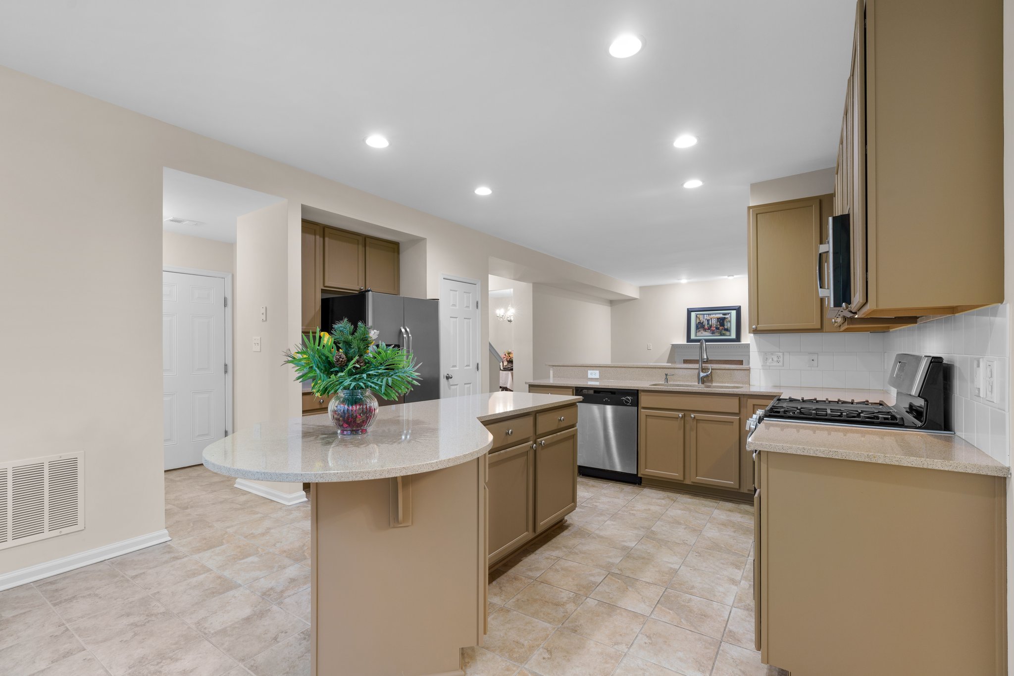 18. Kitchen.jpg