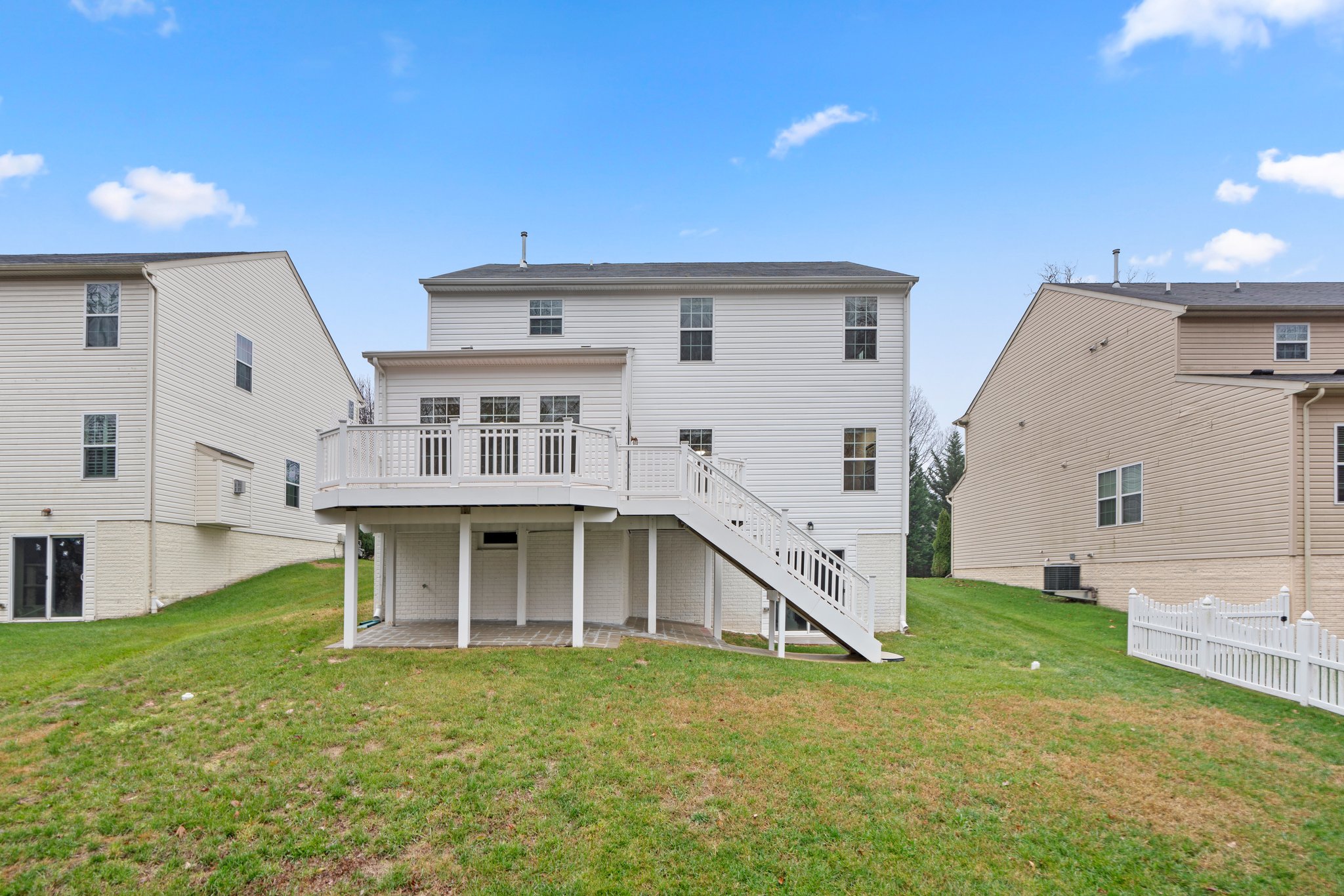 46. Back exterior.jpg