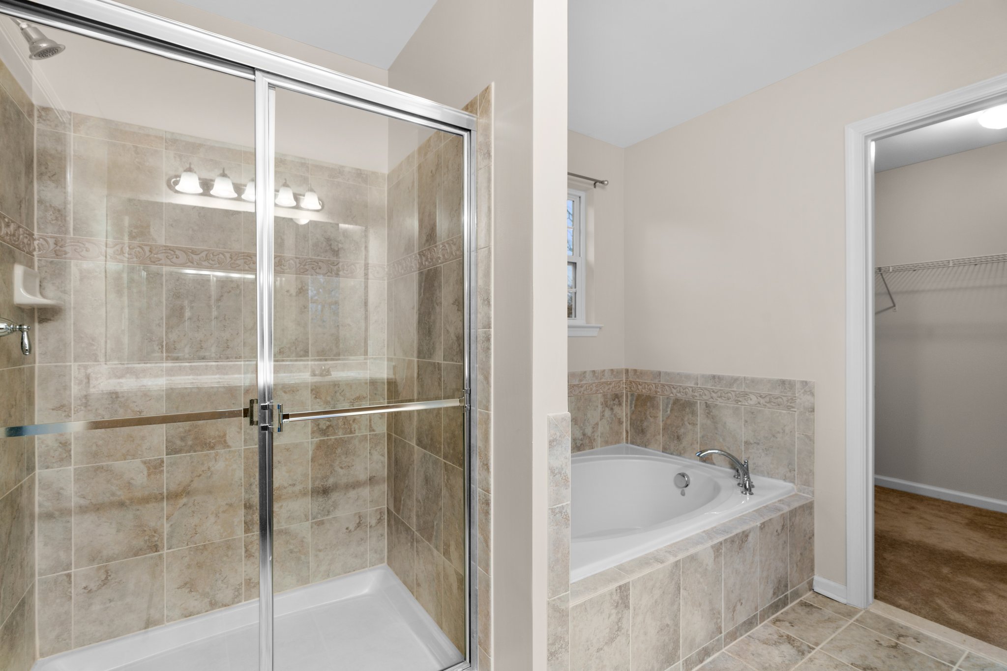 34. Upper bath.jpg