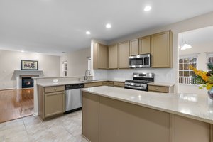 16. Kitchen.jpg