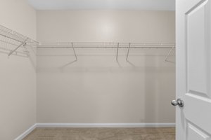 35. Closet.jpg