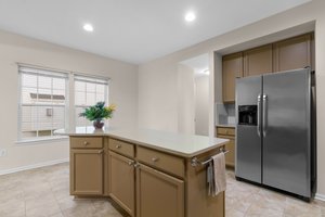 15. Kitchen.jpg