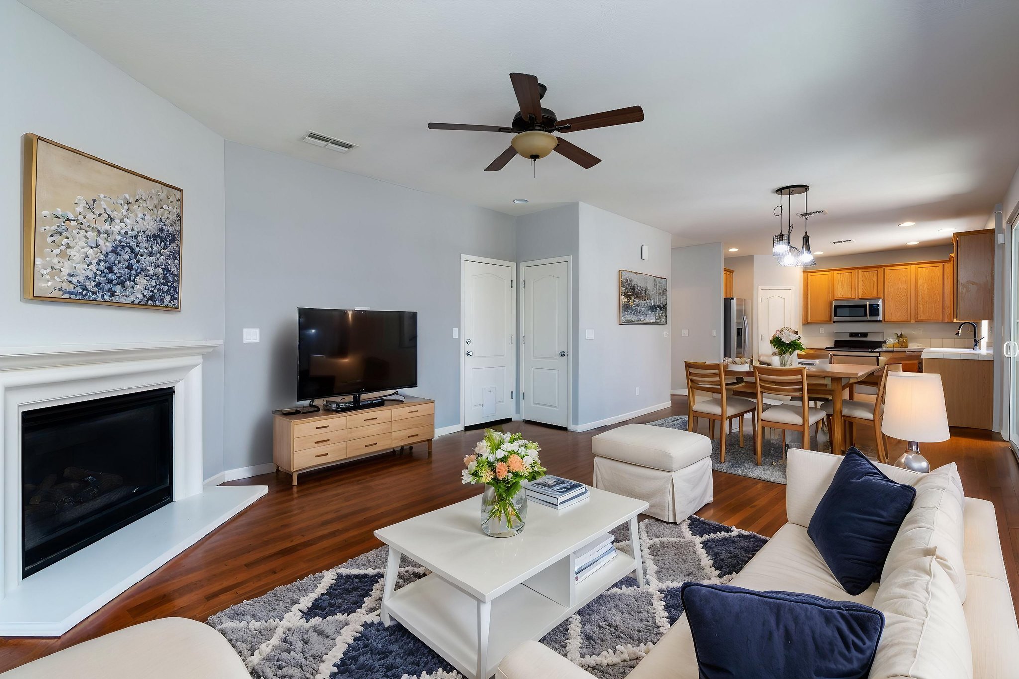 7422 Windswept-15 virtually staged.jpeg