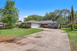 Welcome to 7423 Duclay Forest Dr E