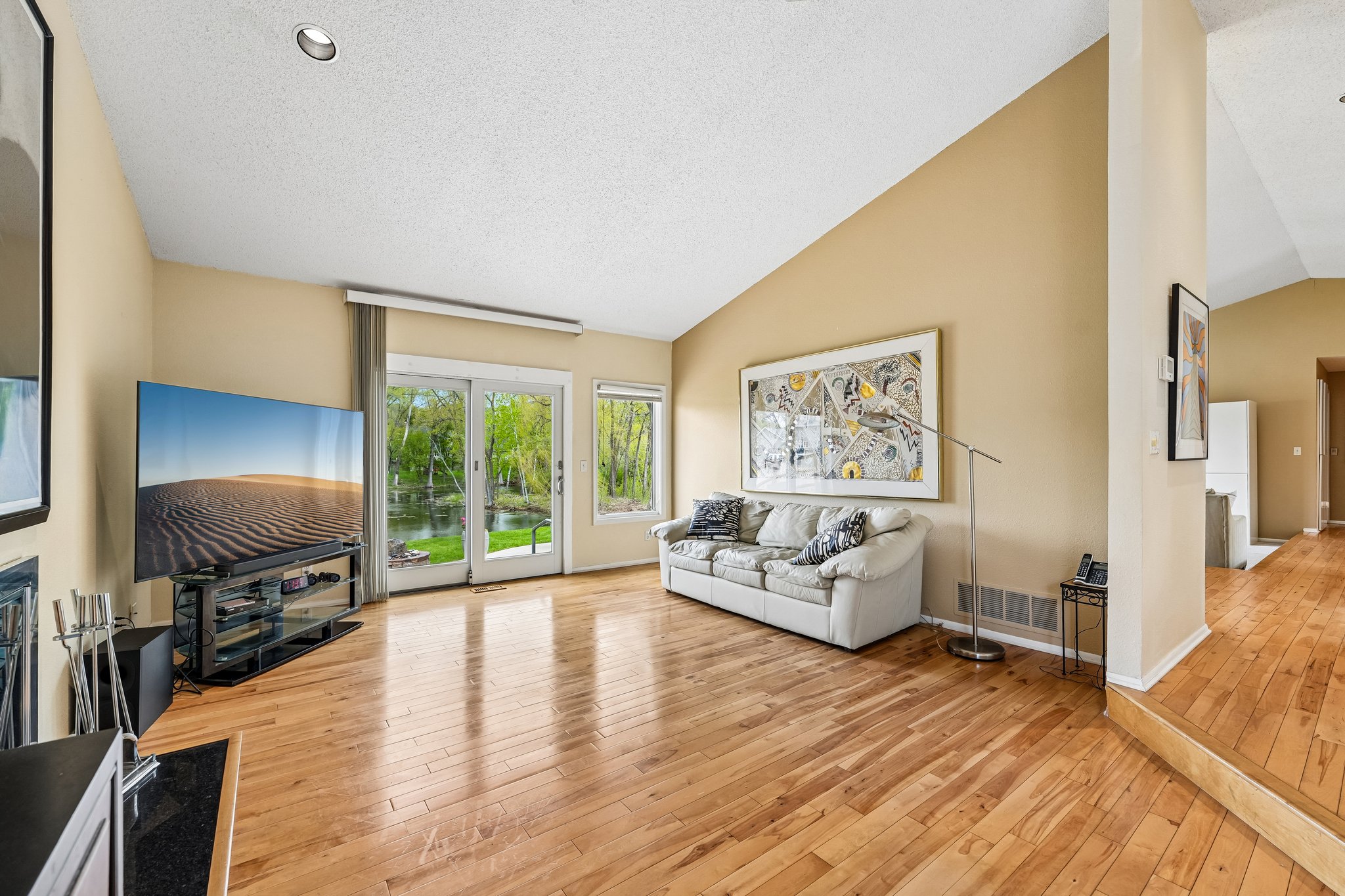 Hyde Park Ln-S0505-013.jpg
