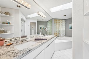 Hyde Park Ln-S0505-034.jpg