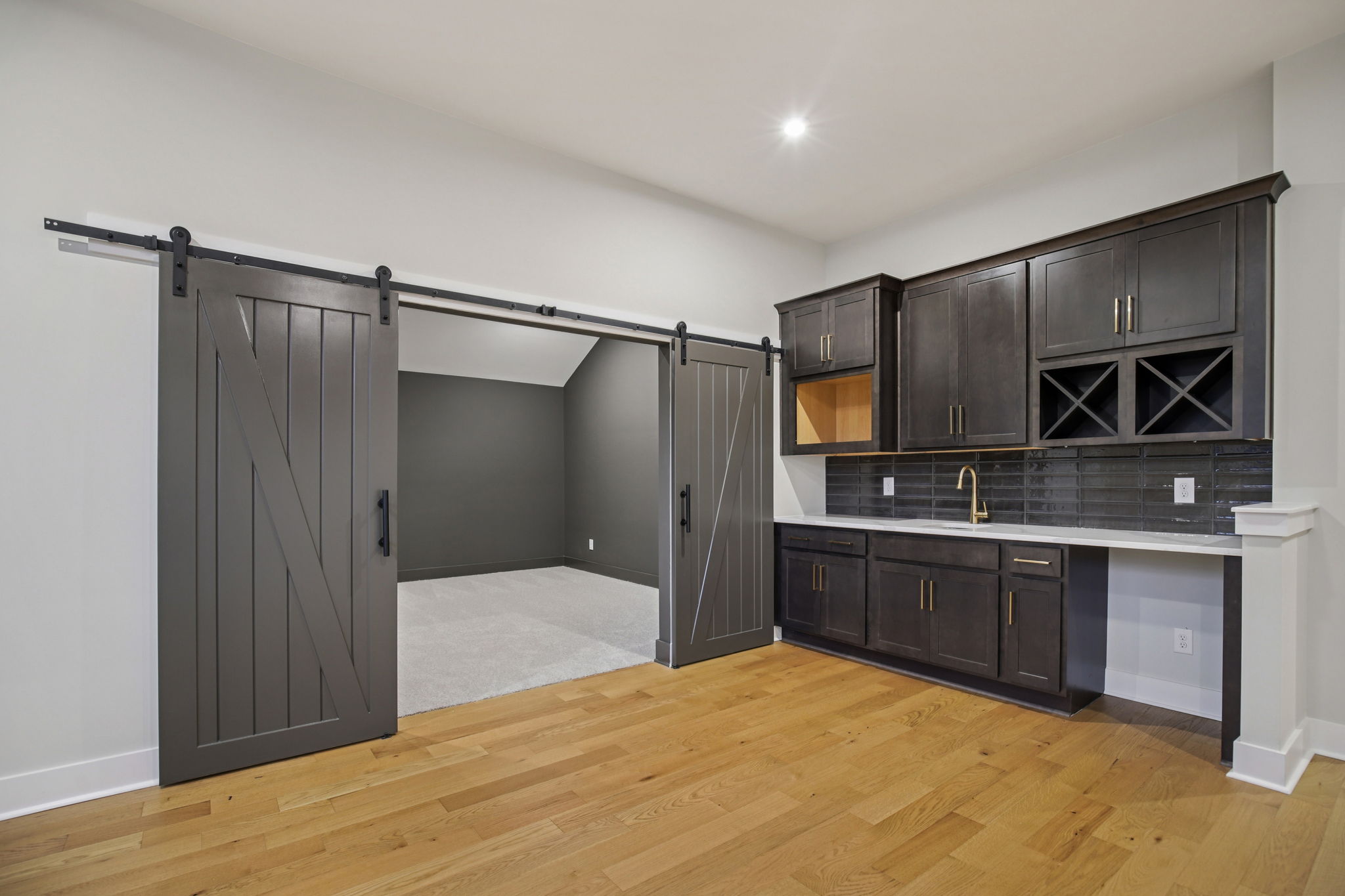7424 LEELEE DRIVE-S2211-044