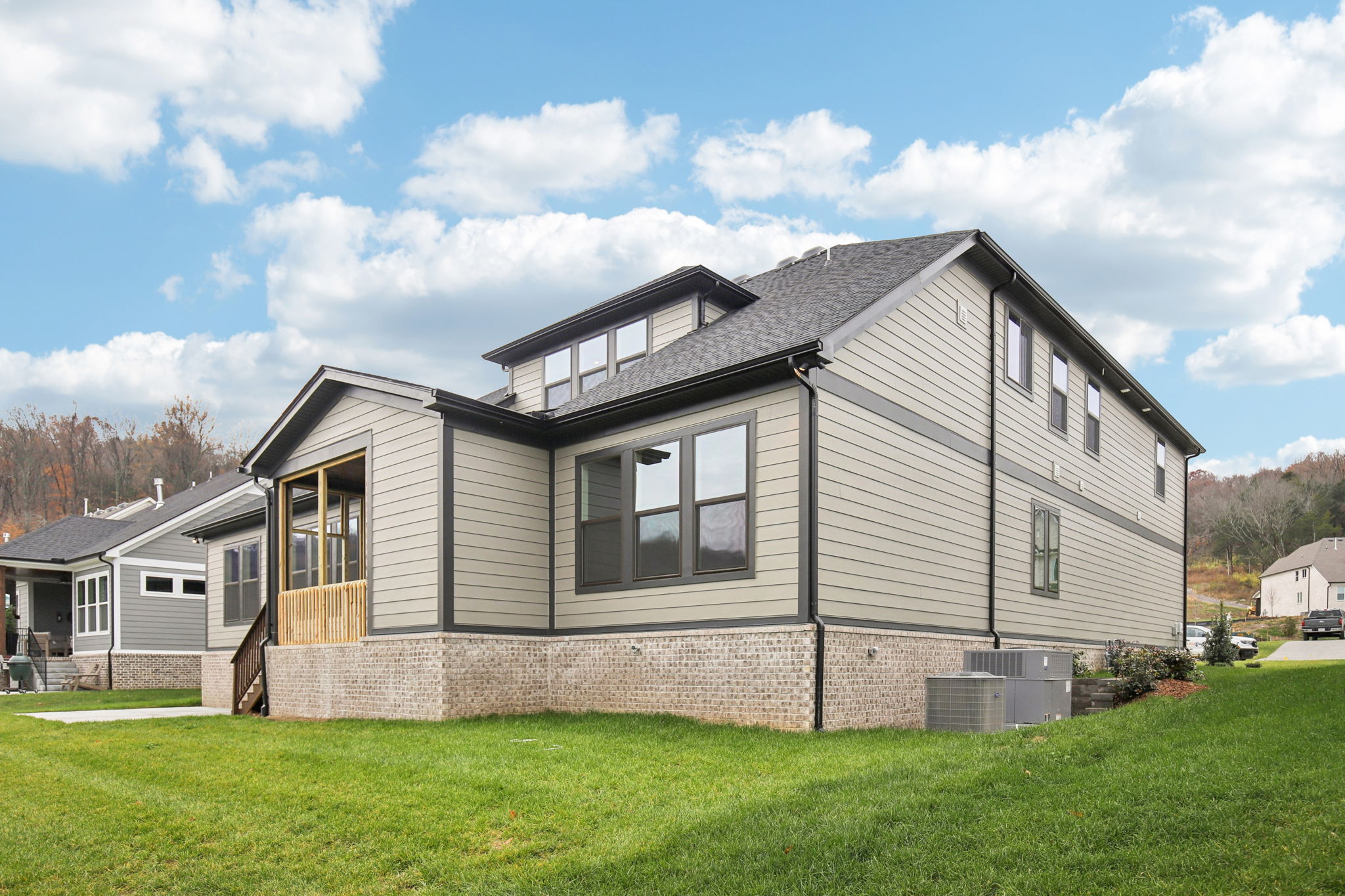 7424 LEELEE DRIVE-S2211-102