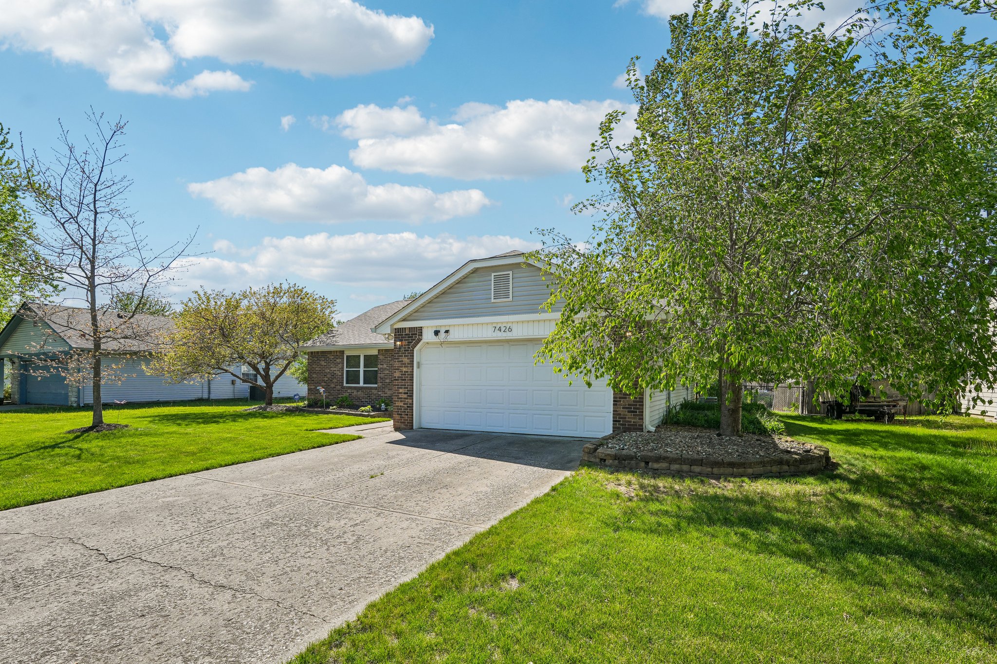 Cobblestone West Dr-S2204-003.jpg