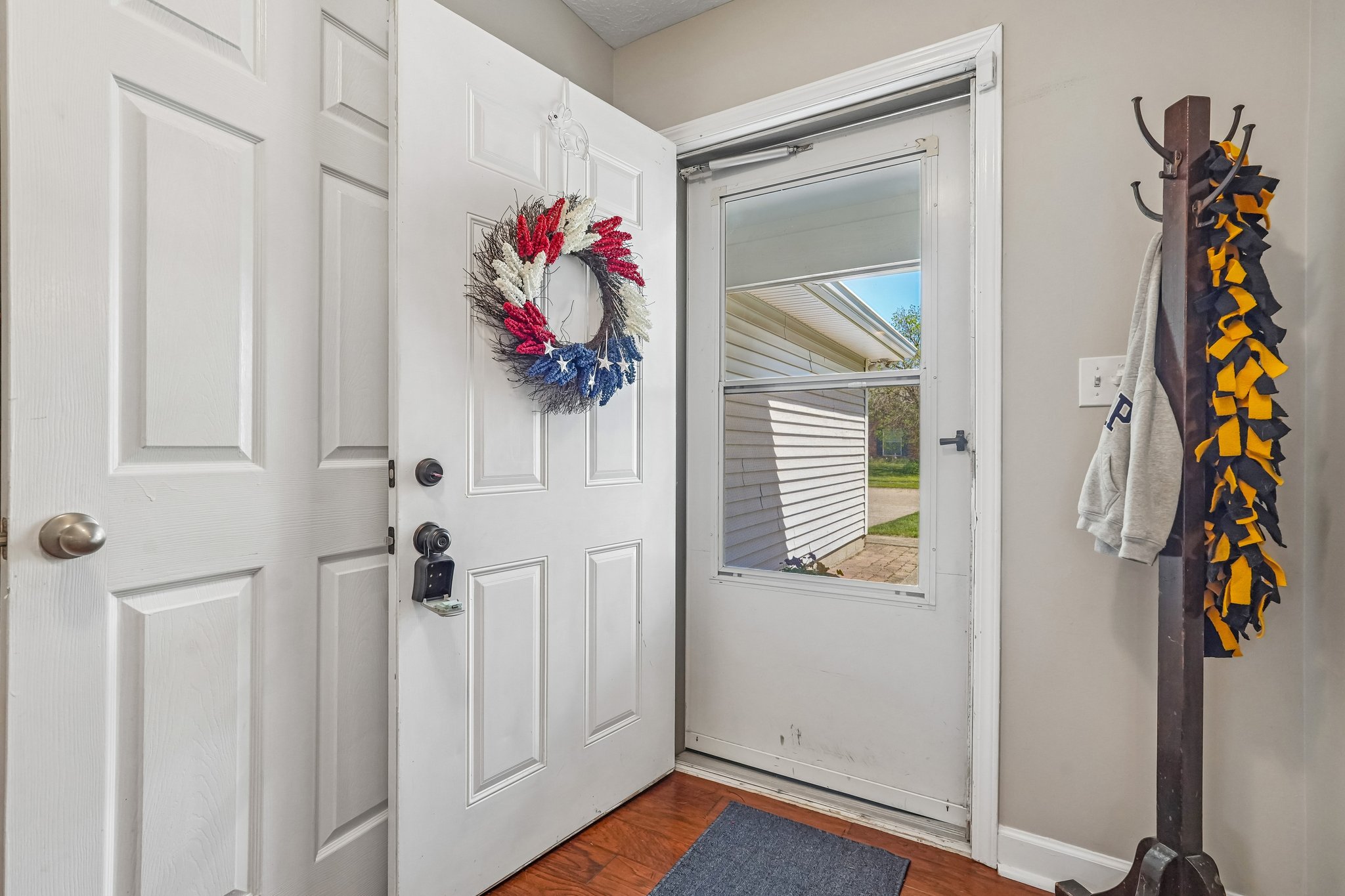 Cobblestone West Dr-S2204-025.jpg