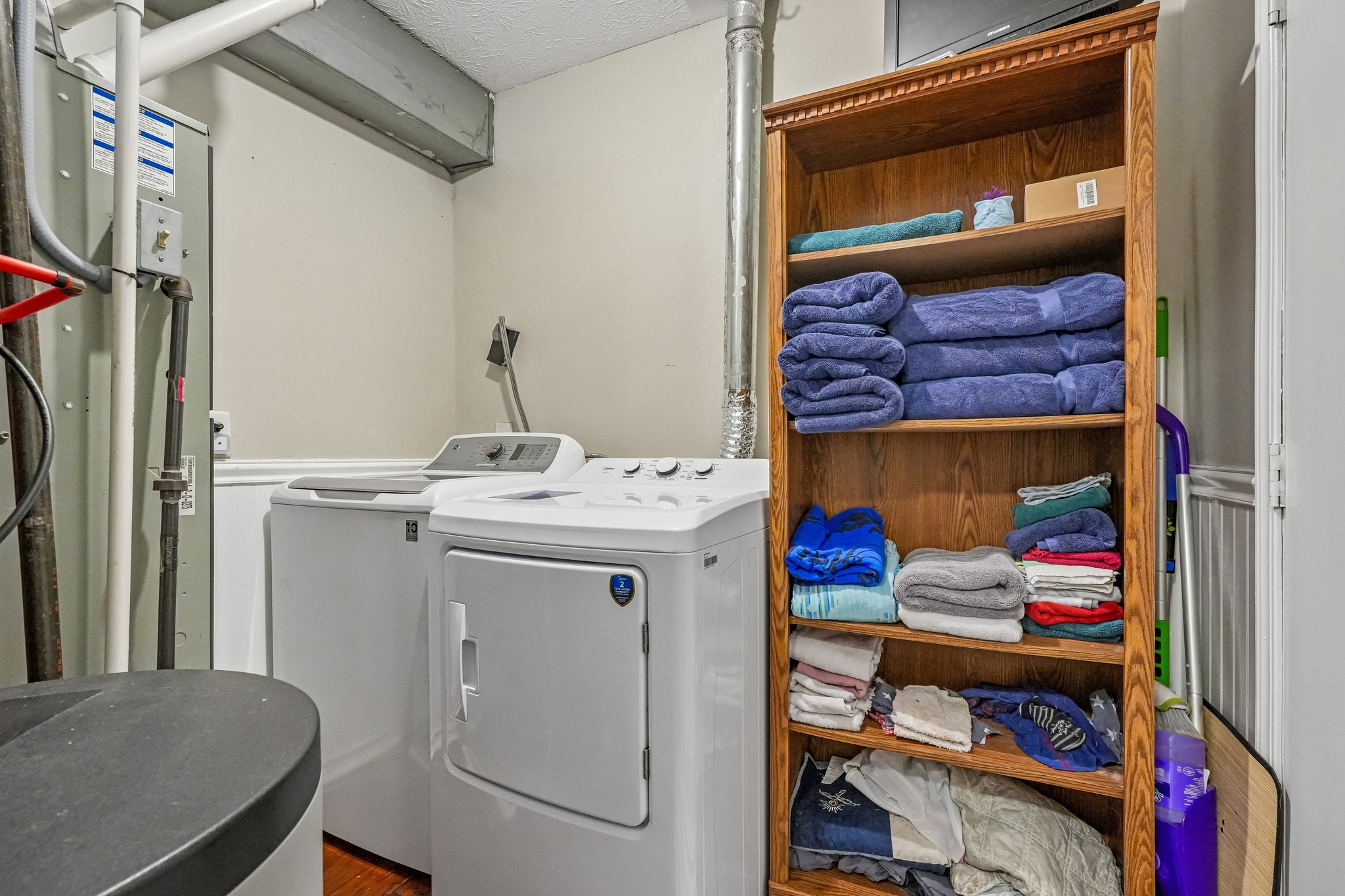 Cobblestone West Dr-S2204-035.jpg