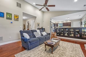 Cobblestone West Dr-S2204-010.jpg