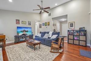 Cobblestone West Dr-S2204-011.jpg