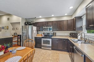 Cobblestone West Dr-S2204-014.jpg