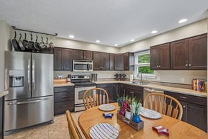 Cobblestone West Dr-S2204-019.jpg