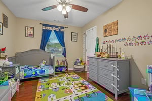 Cobblestone West Dr-S2204-027.jpg