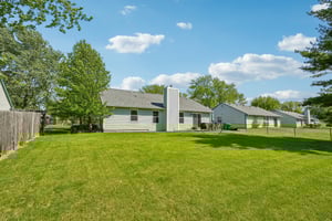 Cobblestone West Dr-S2204-036.jpg