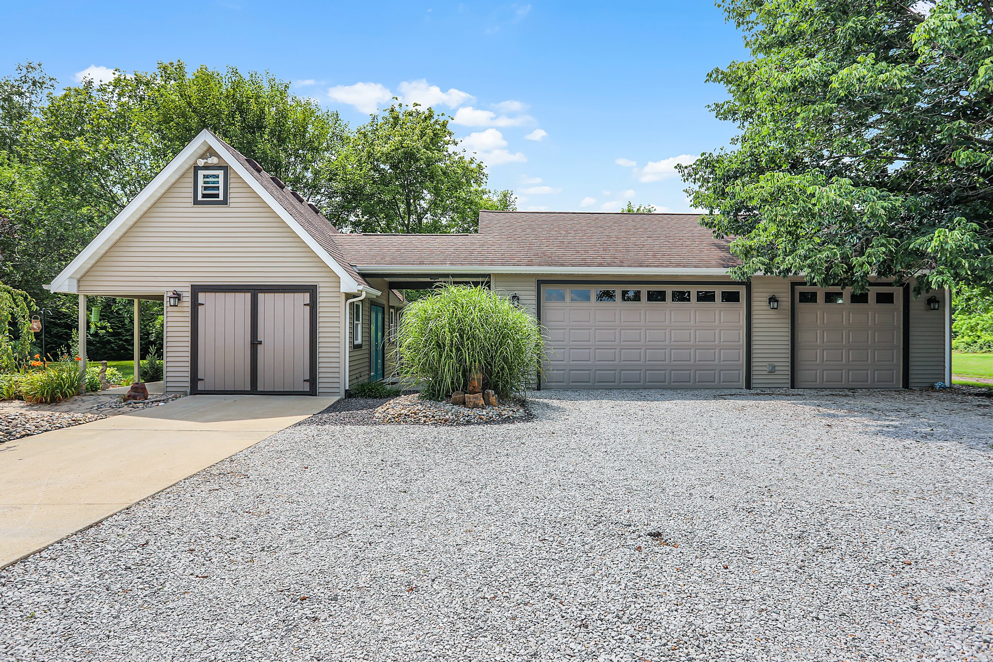 Detached Garage