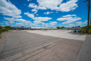 Shopping Center3