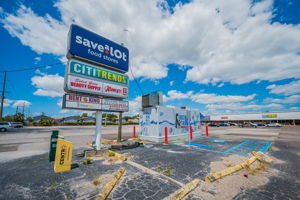 Shopping Center4