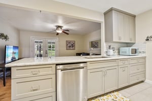 Van Maren Ln-S1612-011.jpg