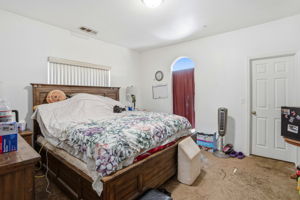 018_F8_7438 Ensminger Ave