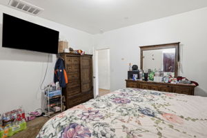019_F8_7438 Ensminger Ave