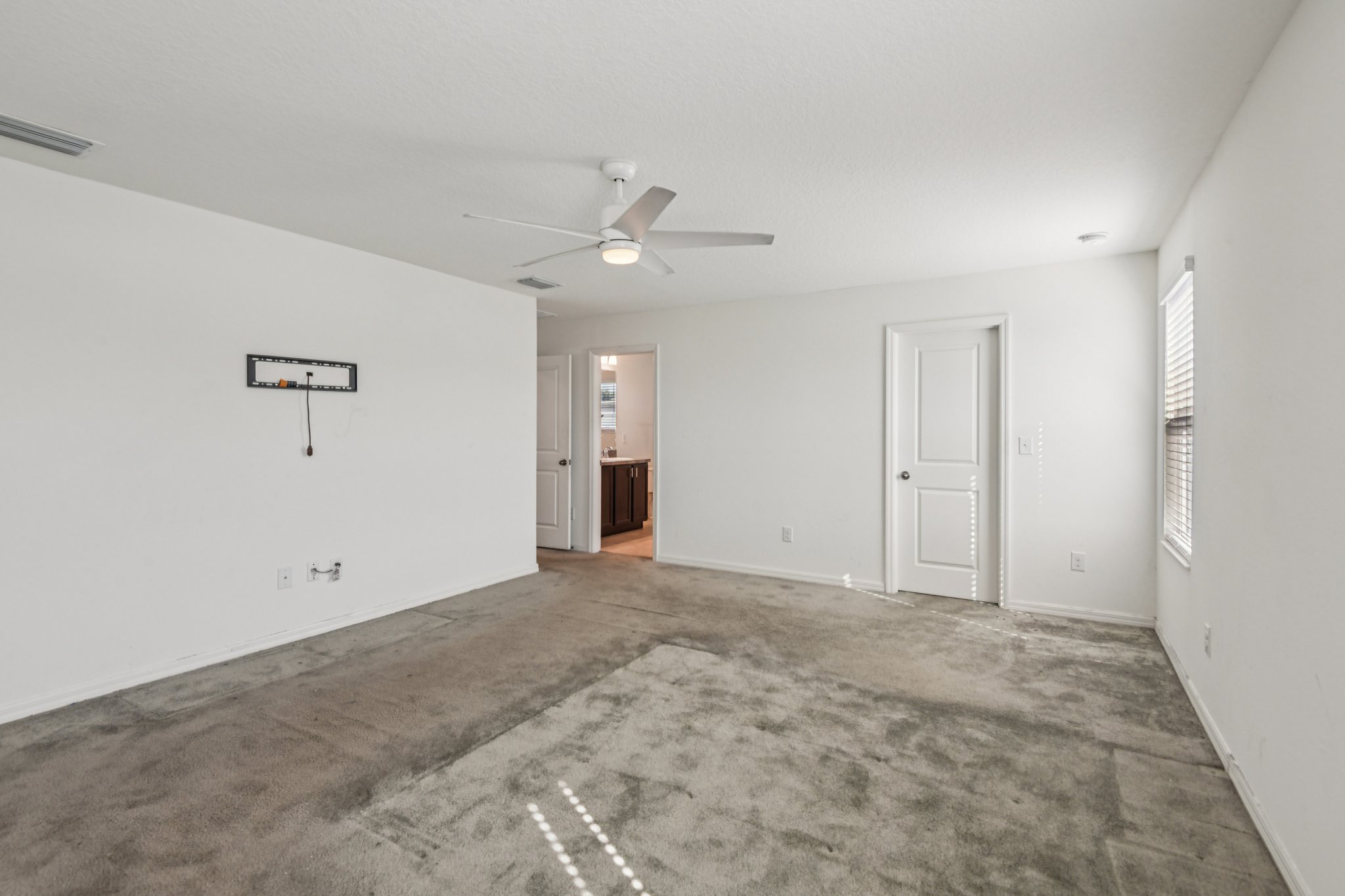 Northern Lights Dr-S1411-027.jpg