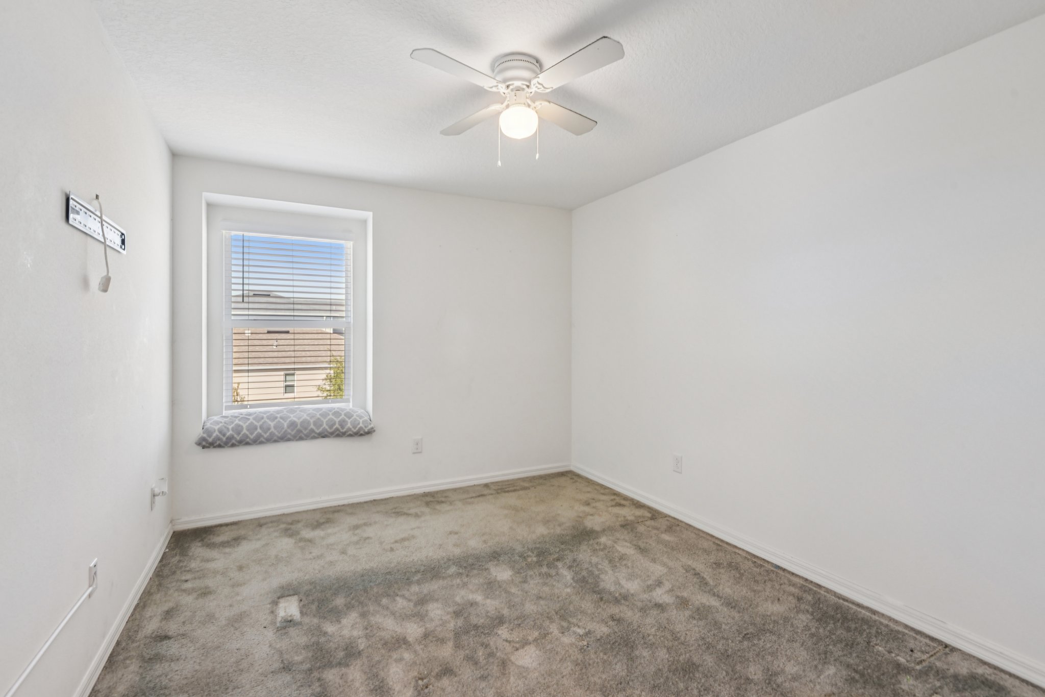 Northern Lights Dr-S1411-035.jpg