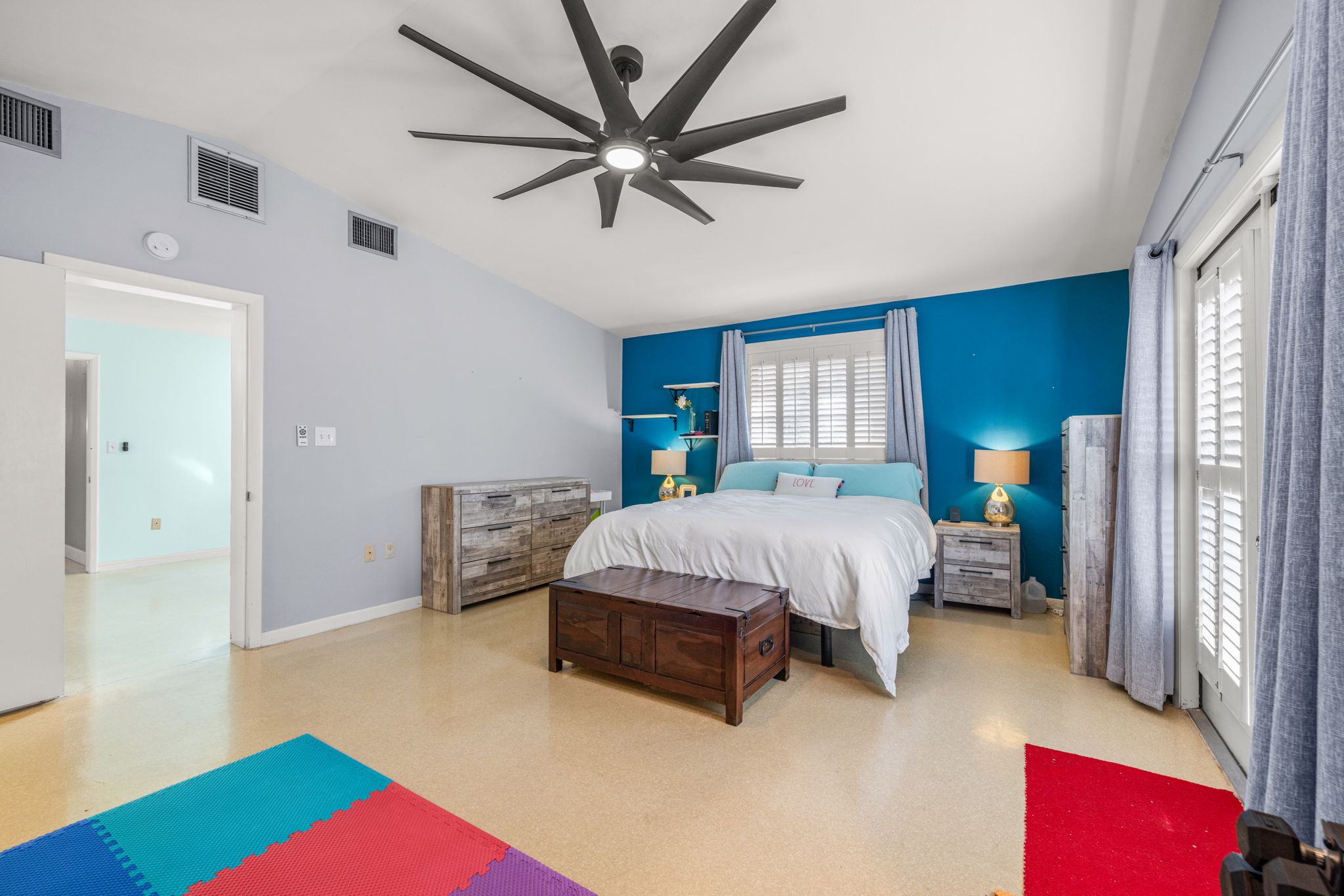 11 - 744 63rd Ave N, St. Petersburg, FL 33702