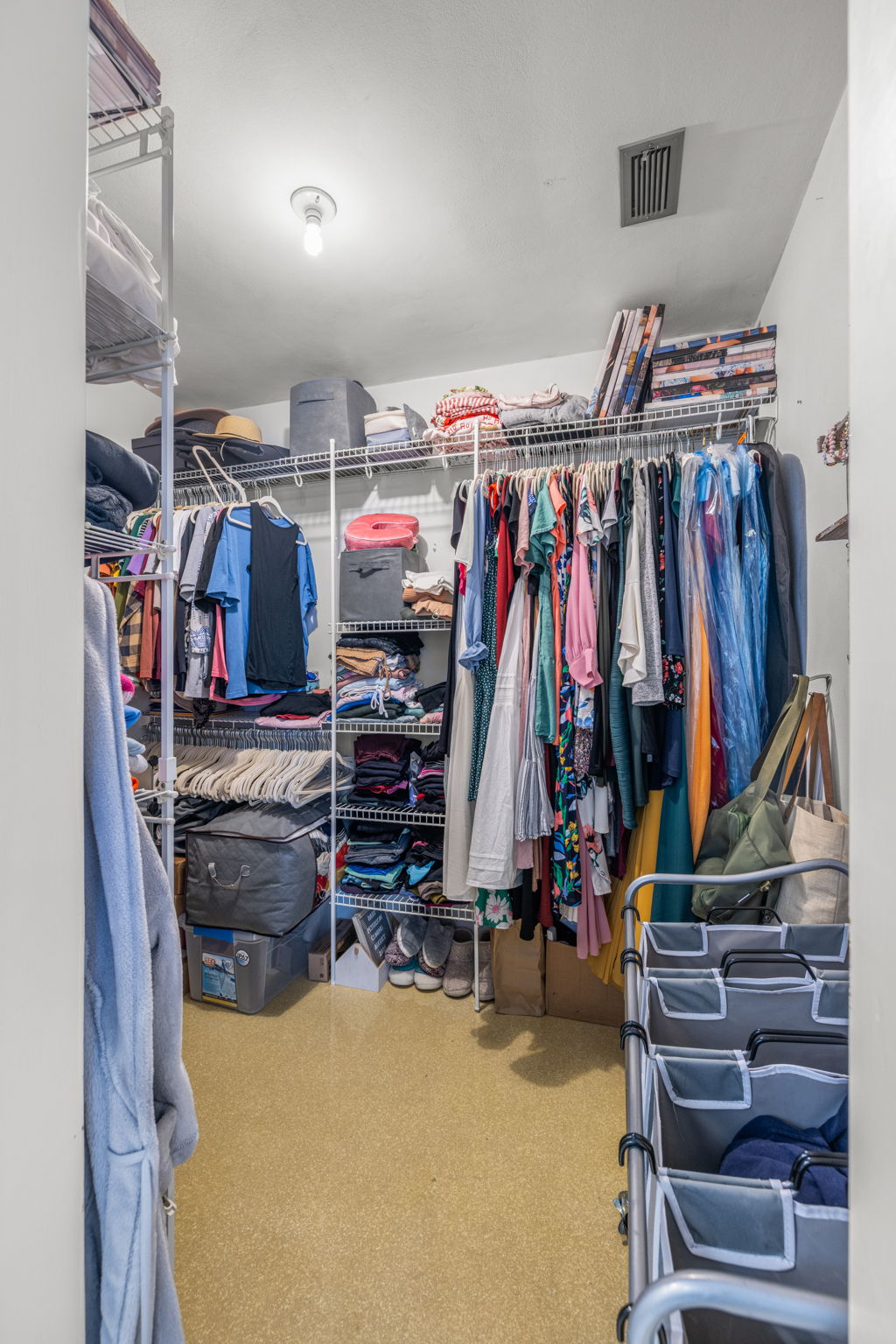 15 - 744 63rd Ave N, St. Petersburg, FL 33702