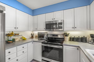 10 - 744 63rd Ave N, St. Petersburg, FL 33702