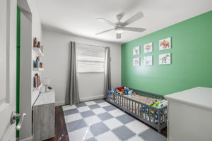 18 - 744 63rd Ave N, St. Petersburg, FL 33702