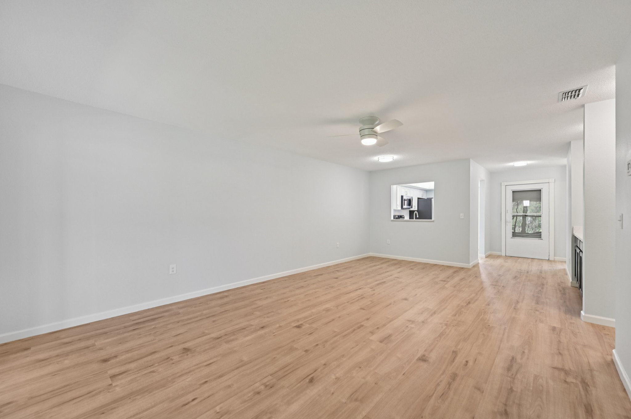 Avenida Estancias Unit D-S1612-012.jpg