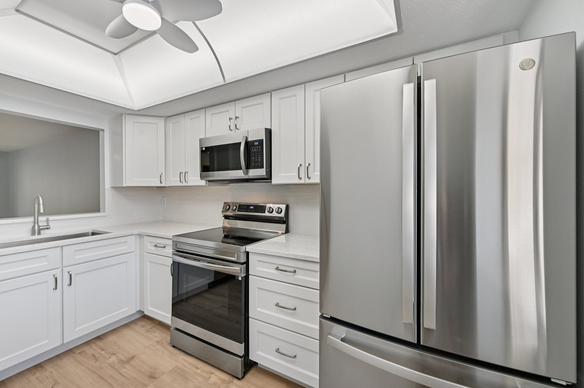 Avenida Estancias Unit D-S1612-014.jpg