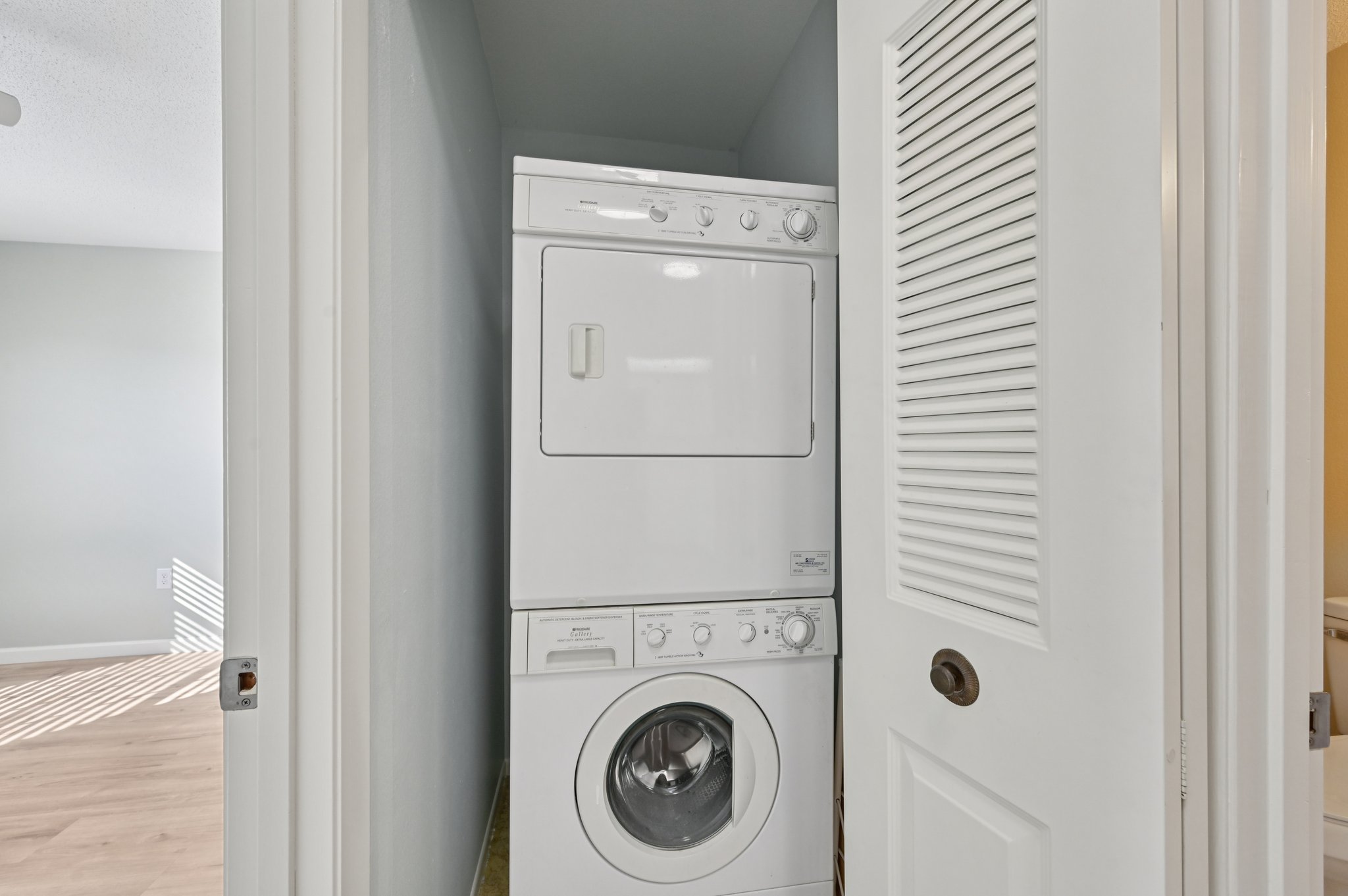 Avenida Estancias Unit D-S1612-018.jpg