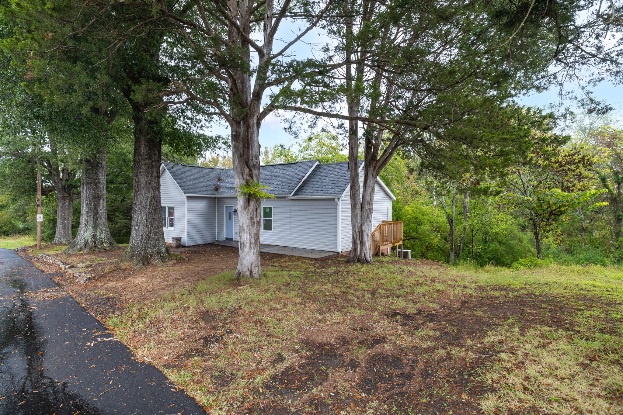 744 Caleb St-5