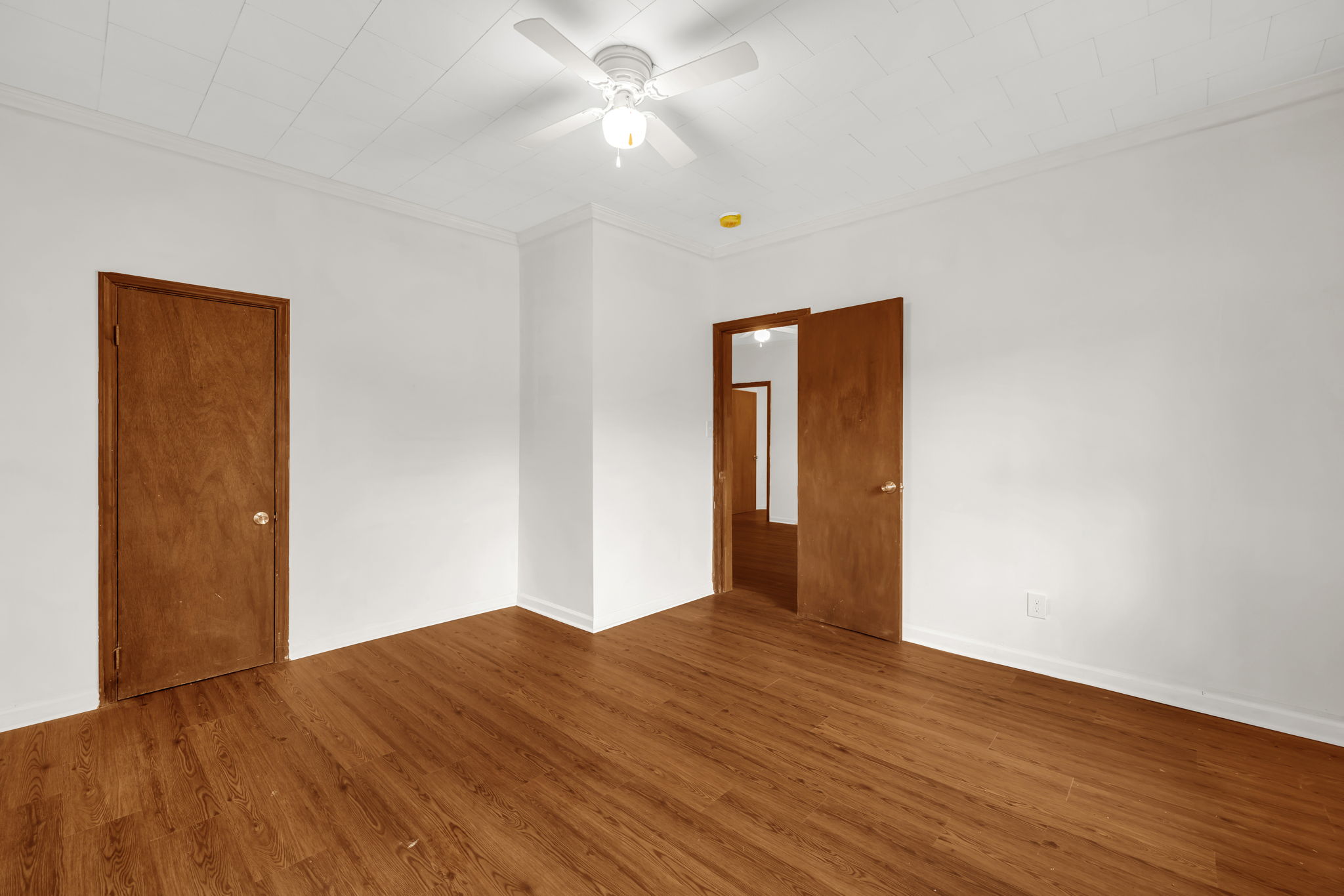 744 Caleb St-17