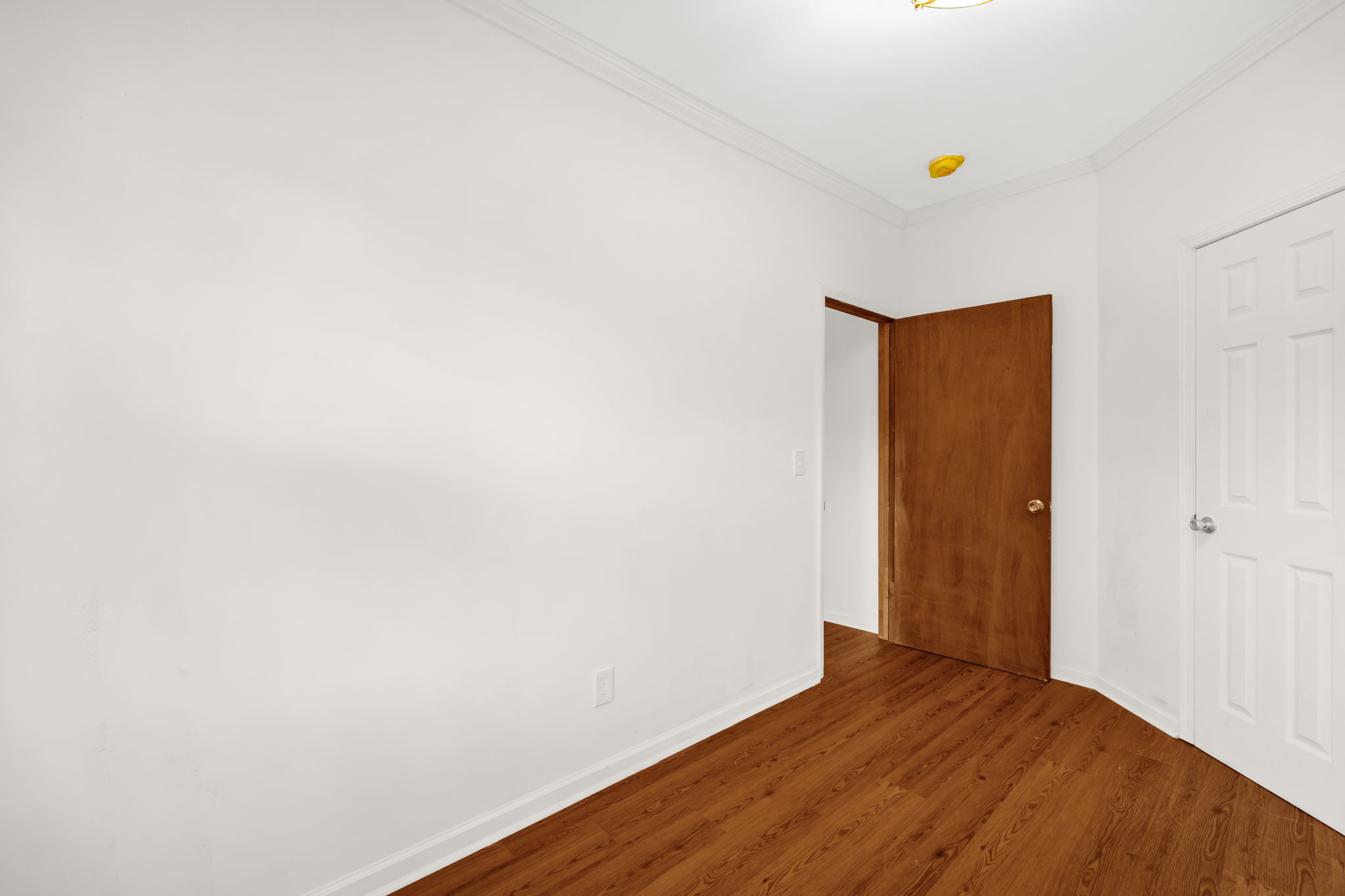 744 Caleb St-23