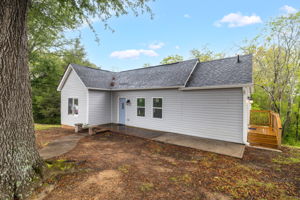 744 Caleb St-4
