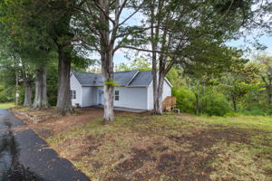 744 Caleb St-5