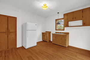 744 Caleb St-13