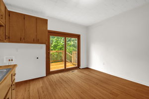 744 Caleb St-15
