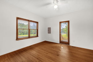 744 Caleb St-16